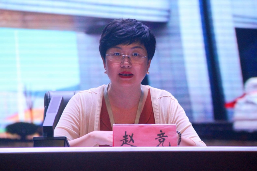 弦歌不輟育桃李，奮楫揚帆啟新程 湖南幼專2025級新生開啟人工智能應用軟件學習之旅